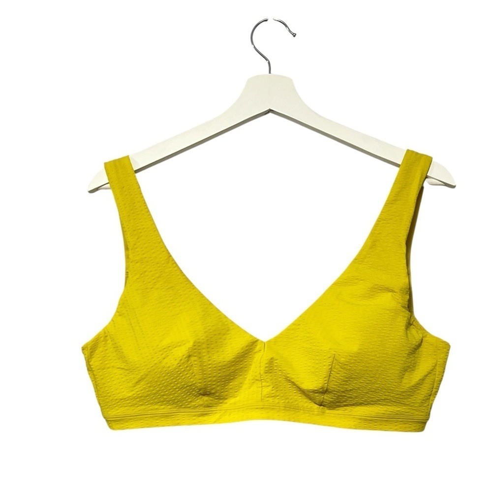 🆕 LULULEMON Swim Smocked / Textured Bikini Top